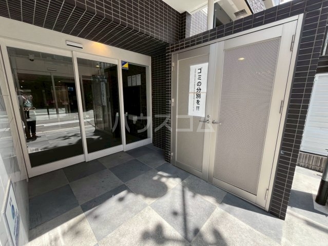 26/30 エントランス