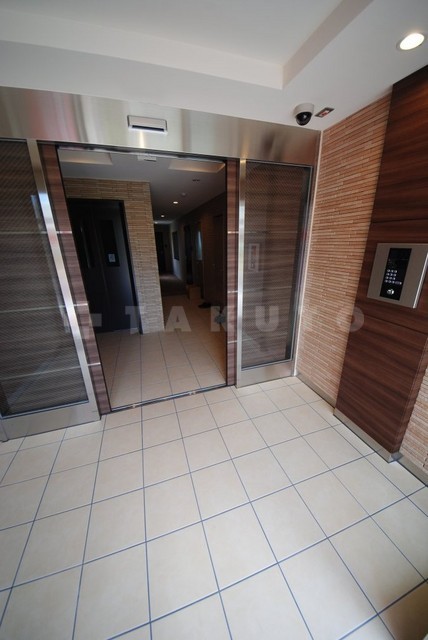 28/30 エントランス