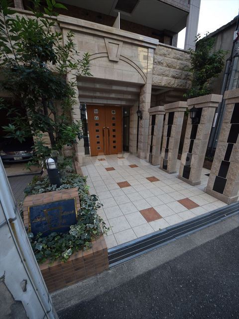 19/29 エントランス