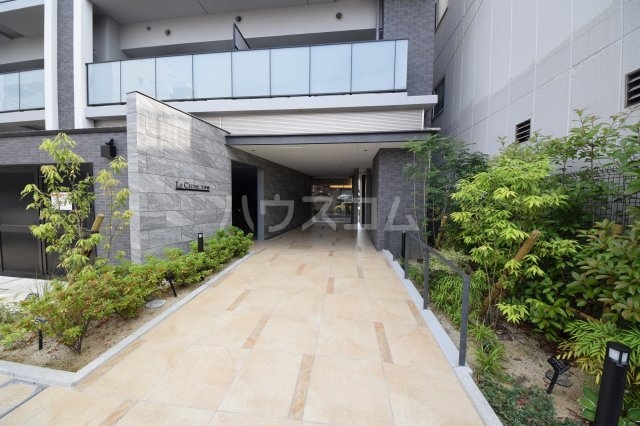 22/30 エントランス