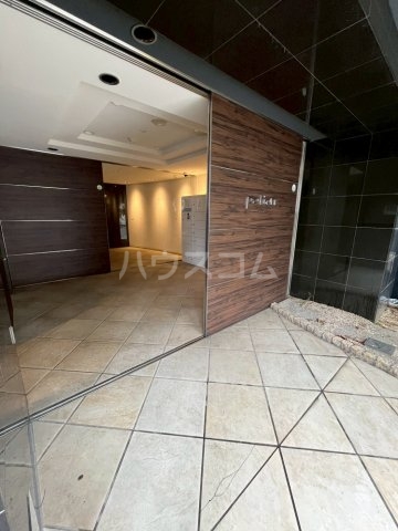 14/22 エントランス