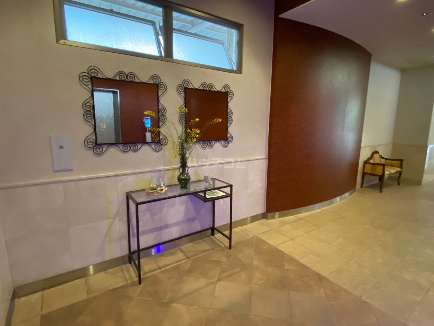 21/30 エントランス