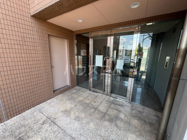 2/3 エントランス