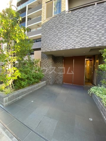 25/30 エントランス