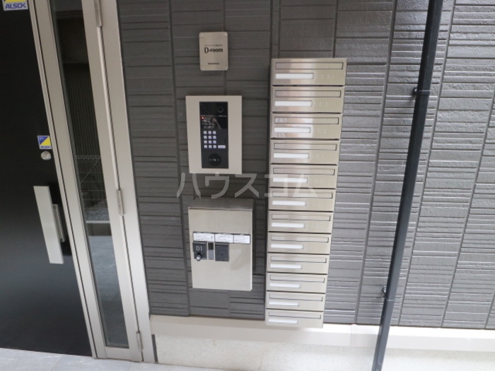 17/27 エントランス