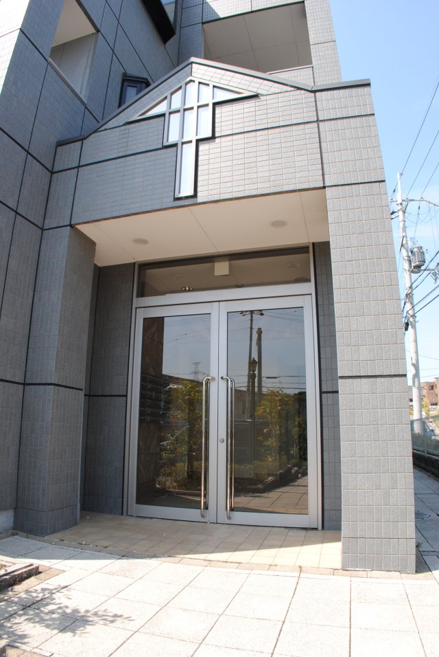 25/30 エントランス