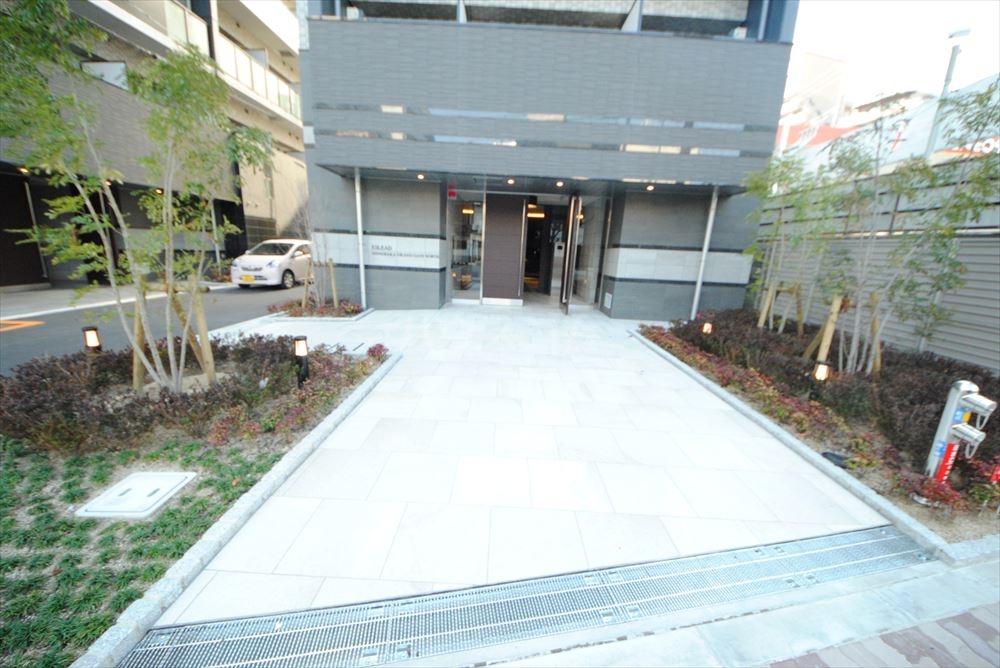 21/30 エントランス