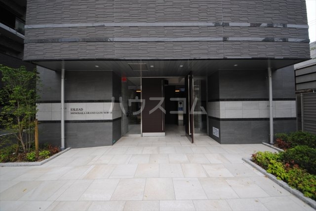 18/28 エントランス