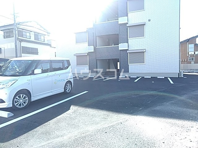 2/4 駐車場