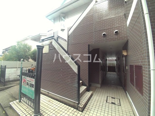 22/30 エントランス