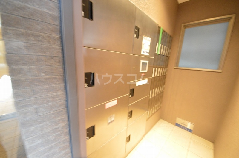 28/30 エントランス