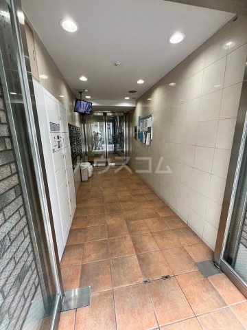 26/30 エントランス