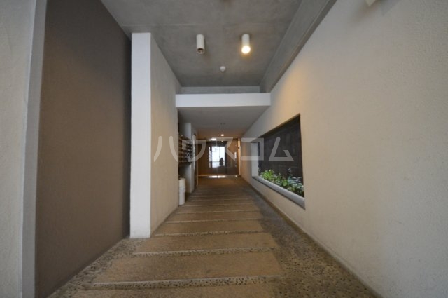 21/26 エントランス