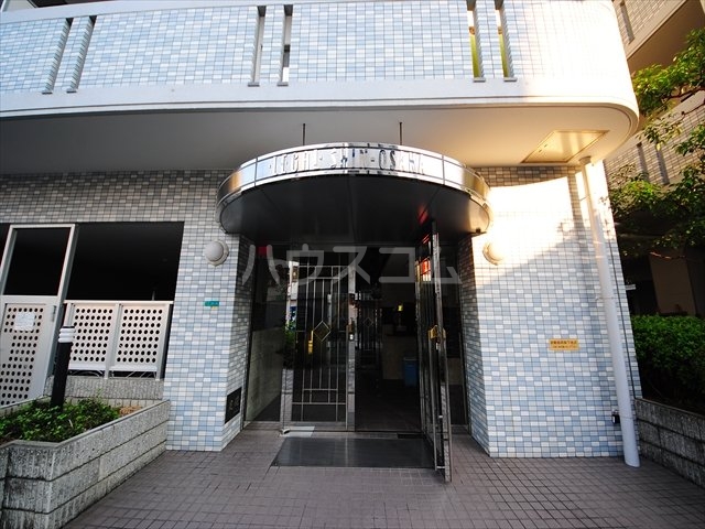 18/25 エントランス