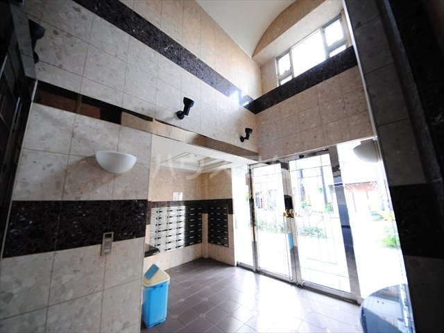 17/23 エントランス