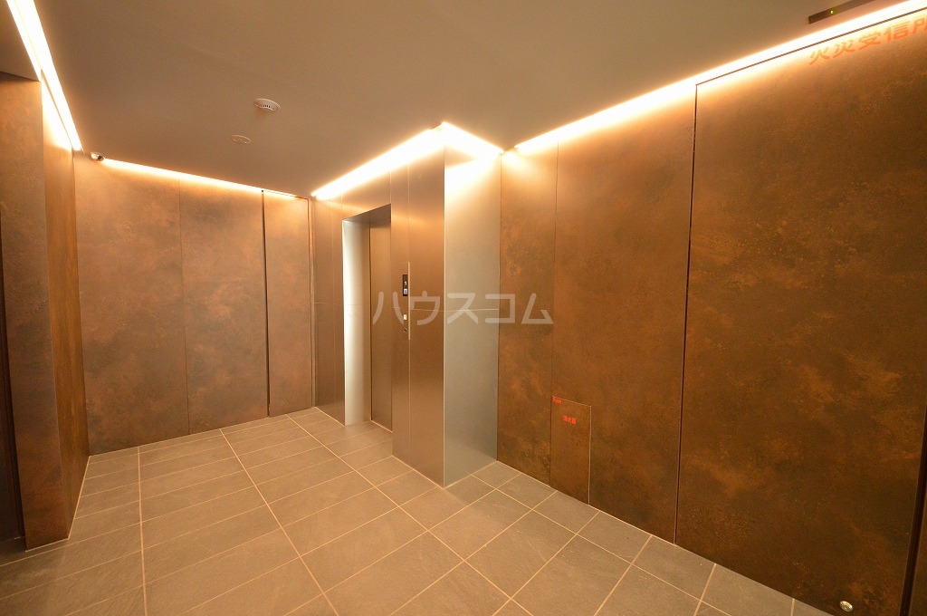 24/30 エントランス