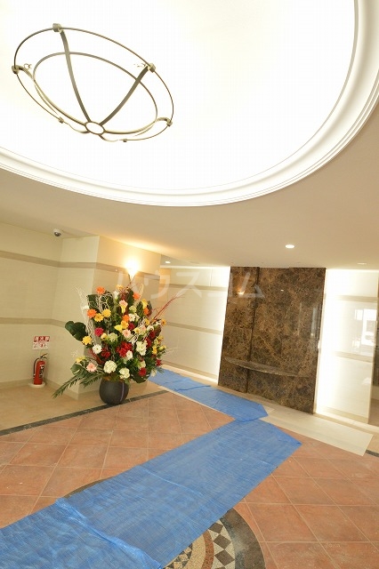 21/30 エントランス