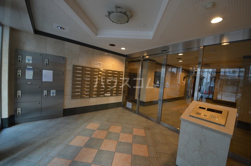 17/27 エントランス