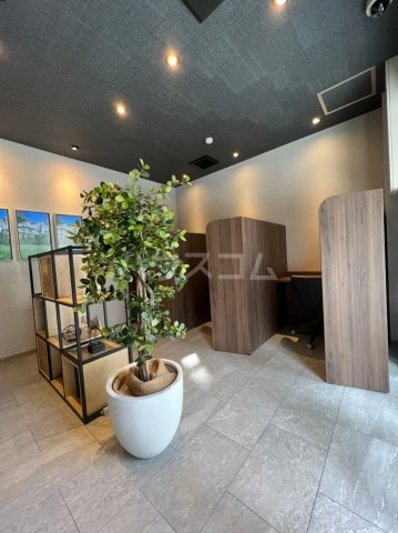 2/5 エントランス