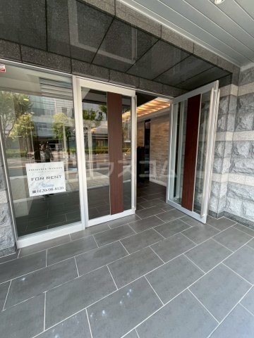 25/30 エントランス