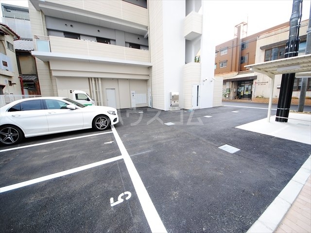 17/27 駐車場