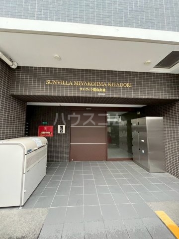 23/30 エントランス