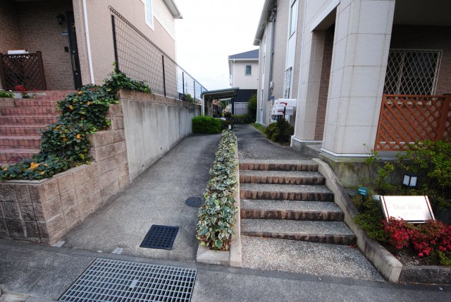 24/30 エントランス