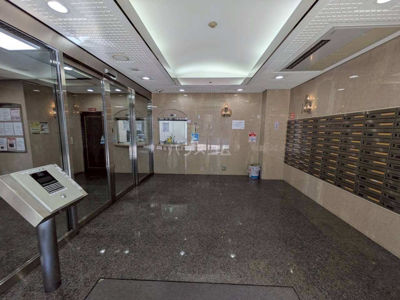 16/26 エントランス