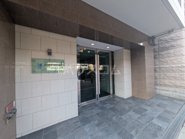 21/30 エントランス