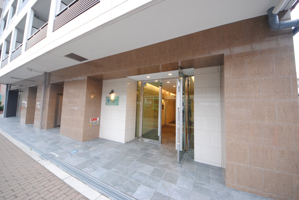 24/30 エントランス