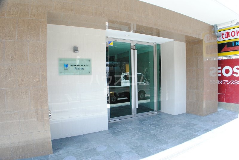 26/30 エントランス