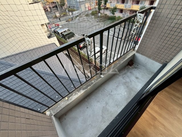 21/30 バルコニー