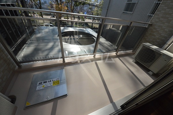 19/30 バルコニー