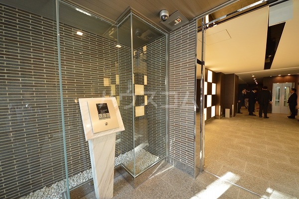 26/30 エントランス