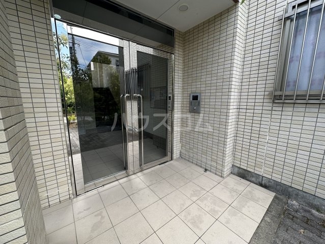 15/22 エントランス