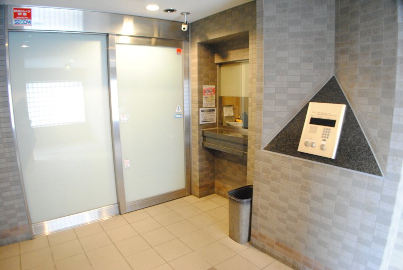 14/23 エントランス