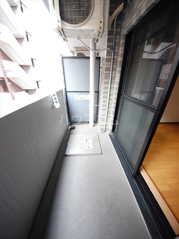 13/23 バルコニー
