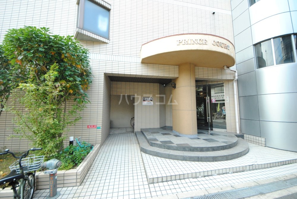 18/28 エントランス