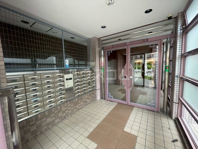 26/30 エントランス