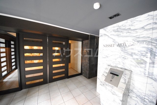 23/30 エントランス