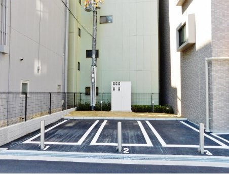 27/30 駐車場