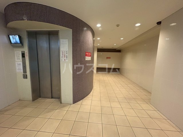 20/27 エントランス
