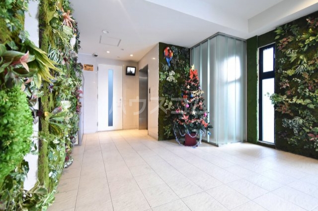 28/30 エントランス