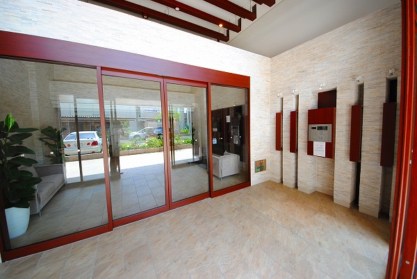 26/30 エントランス