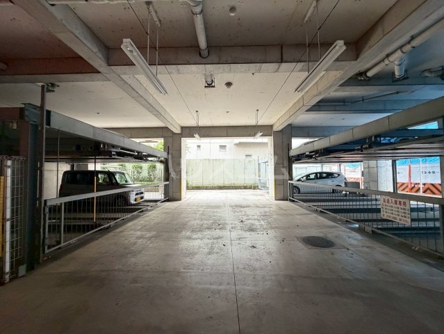 26/30 駐車場
