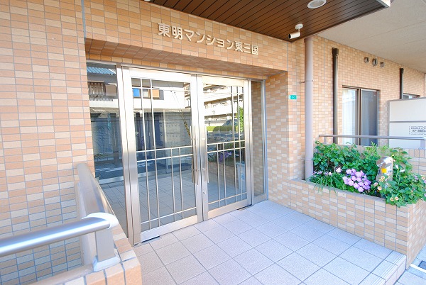 18/28 エントランス