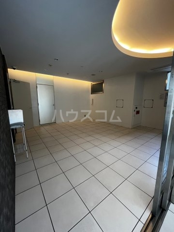 20/26 エントランス