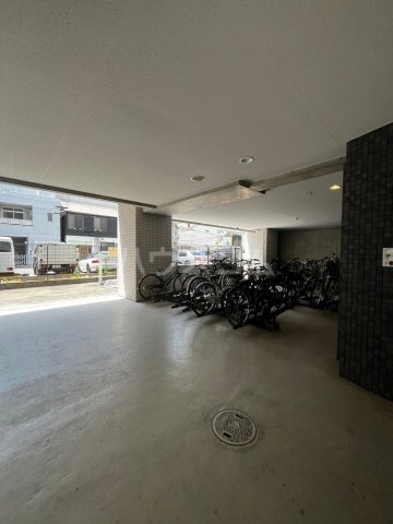 27/30 駐車場
