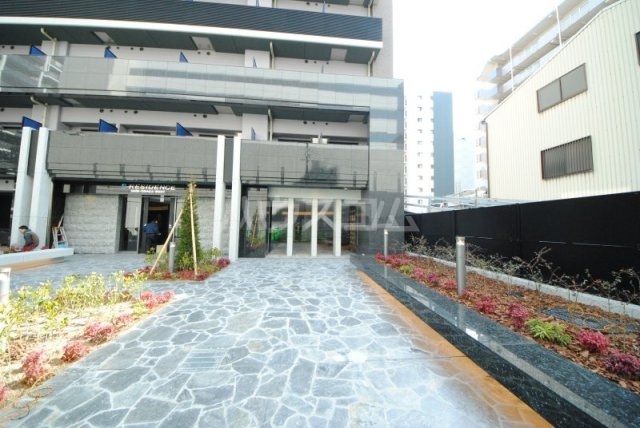 25/30 エントランス