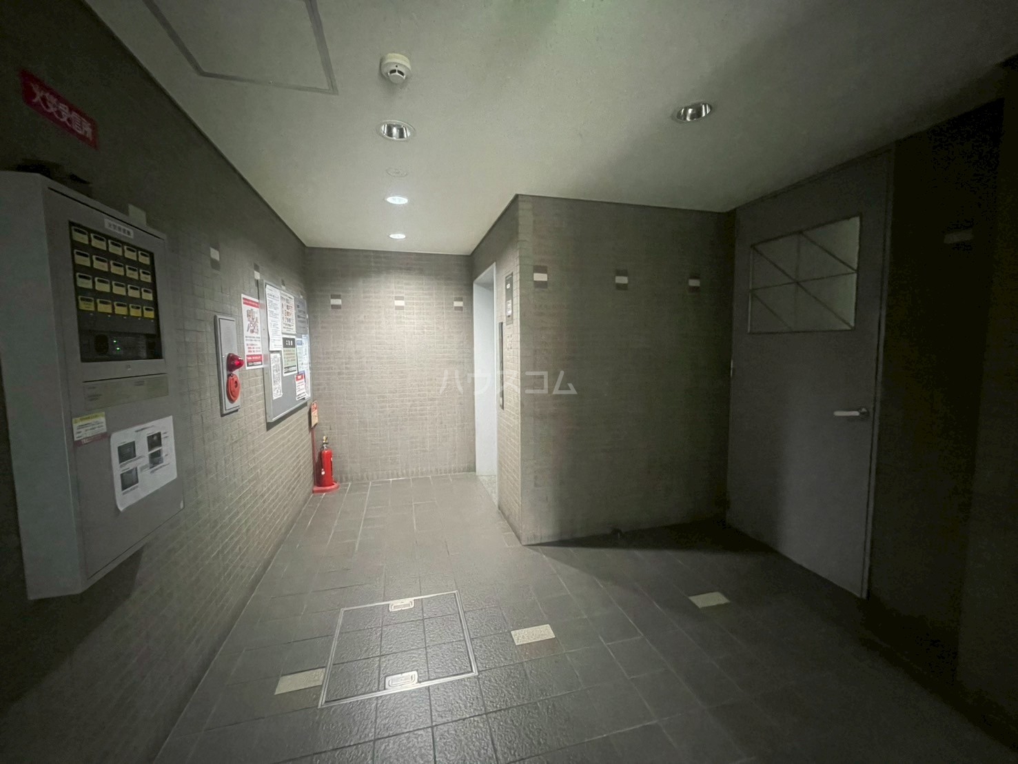 20/28 エントランス